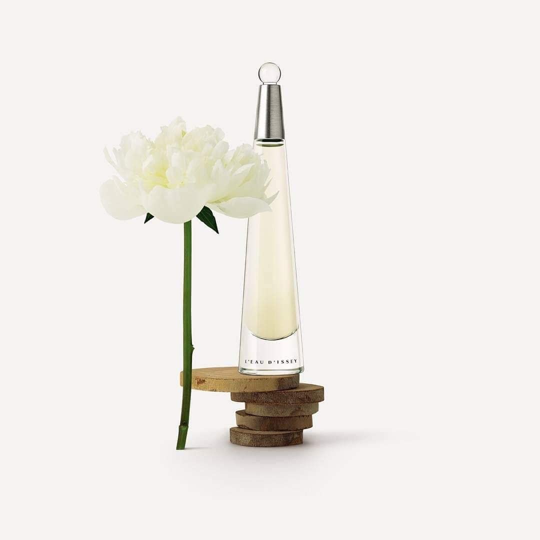 Leau Dissey Miniatures Set by Issey Miyake for Women - 4 Pc Mini Gift Set 4x3.5 ml Leau Dissey EDP, Leau Dissey EDT, Leau Dissey Pure EDP, Leau Dissey Pure Nectar EDP